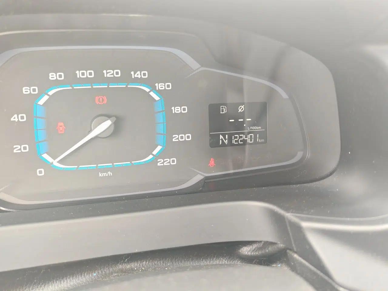 Roewe 360 2015 1.5L Automatic Luxury Edition — миниатюра 12