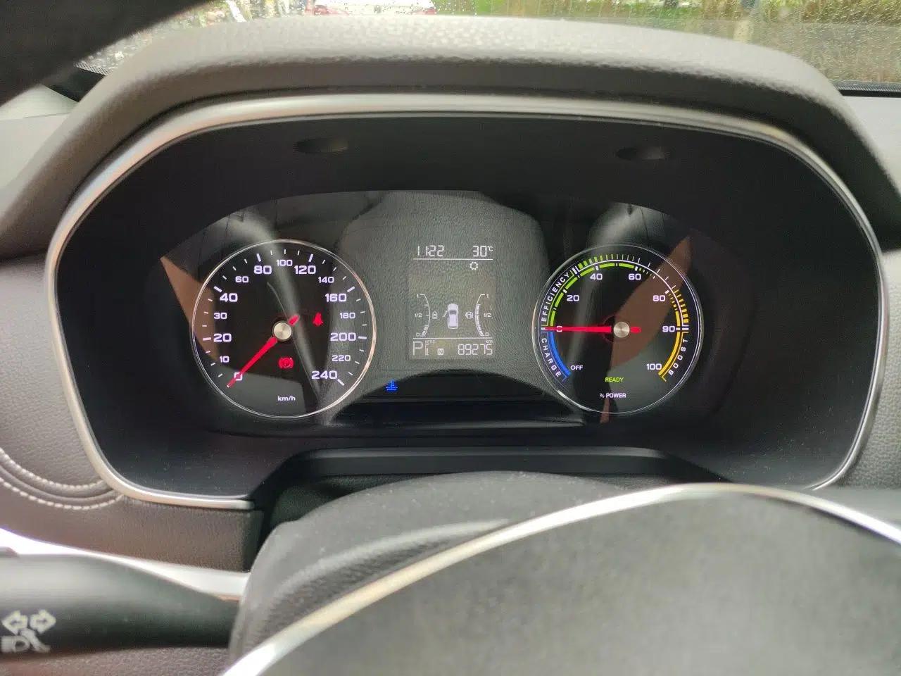 Roewe RX5 New Energy 2018 eRX5 50T Hybrid Luxury Edition — миниатюра 11