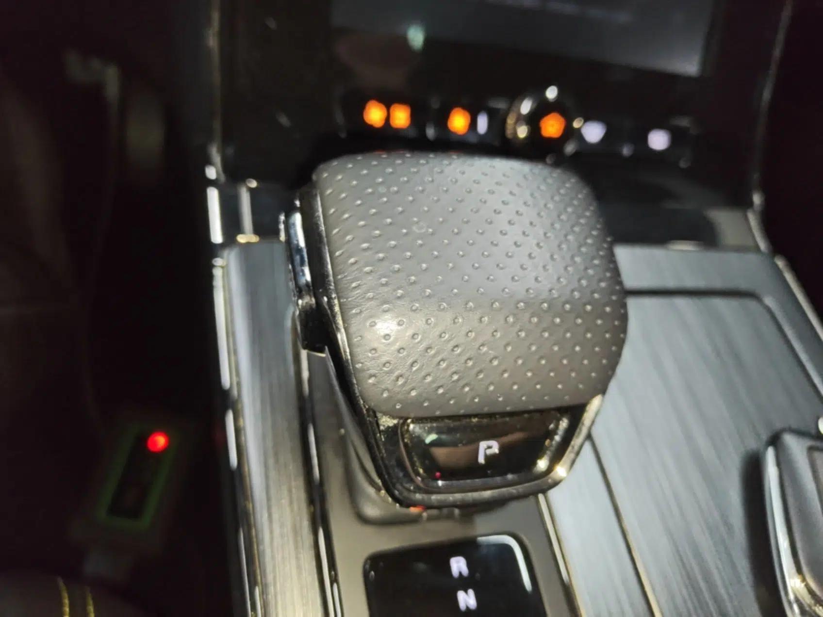 Roewe RX5 New Energy 2021 ePLUS National Trend Ronglin Luxury Edition — миниатюра 16