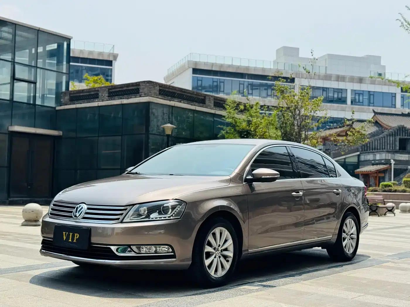2015 Volkswagen Passat 2.0TSI Luxury — миниатюра 1