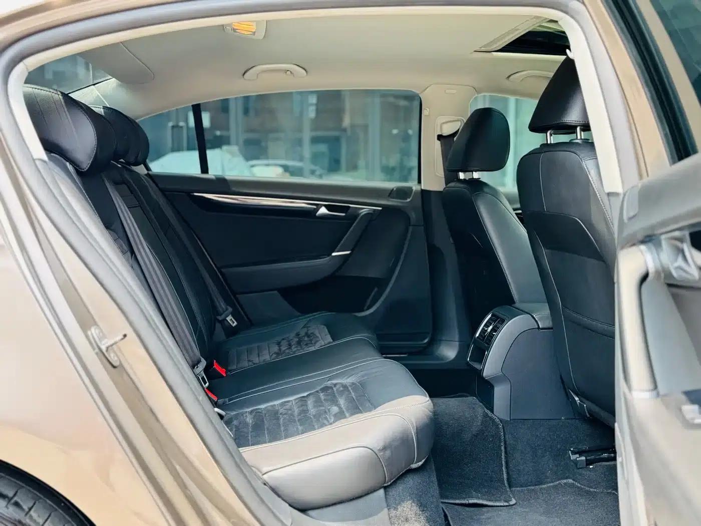 2015 Volkswagen Passat 2.0TSI Luxury — миниатюра 14