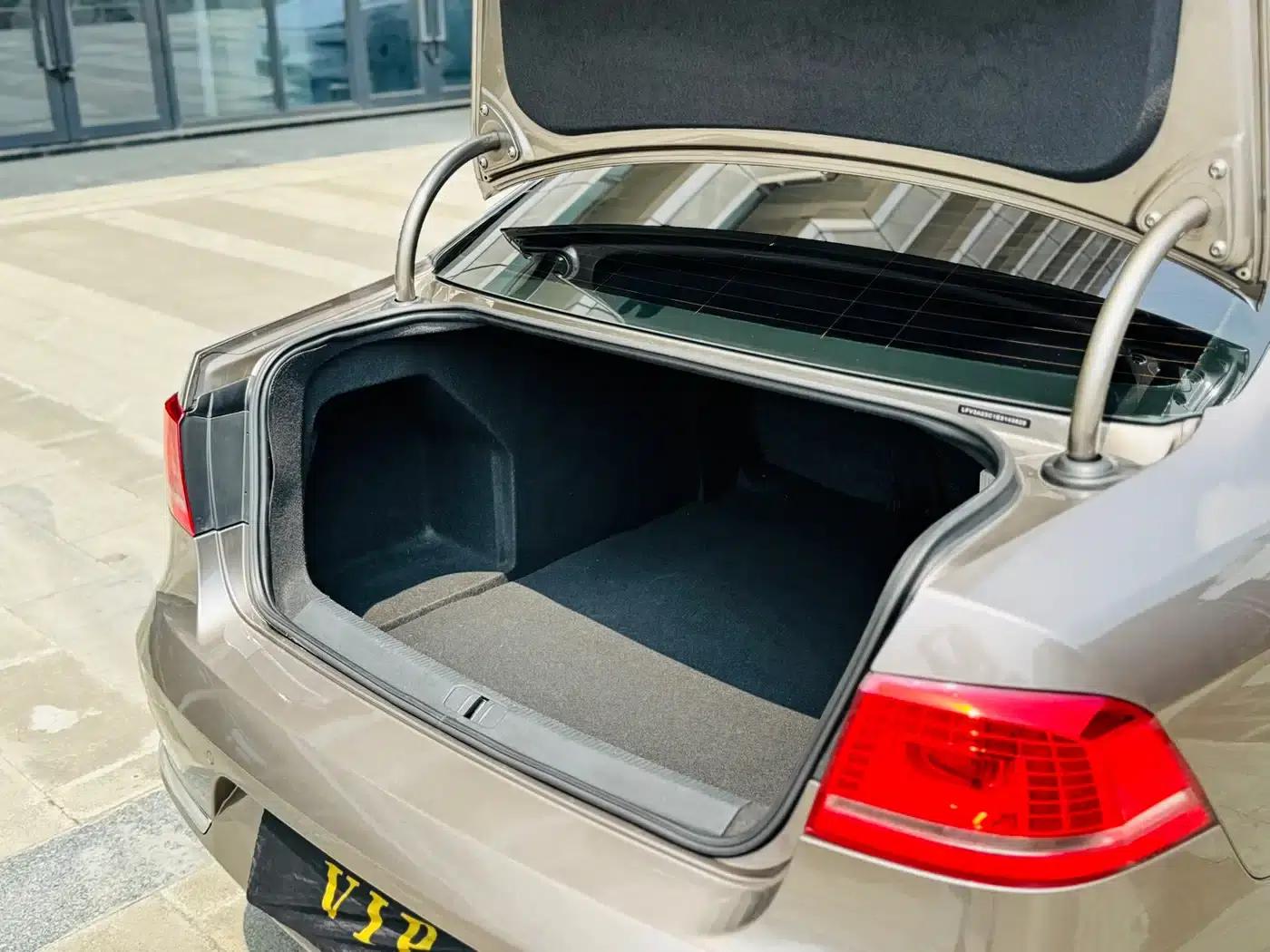2015 Volkswagen Passat 2.0TSI Luxury — миниатюра 15