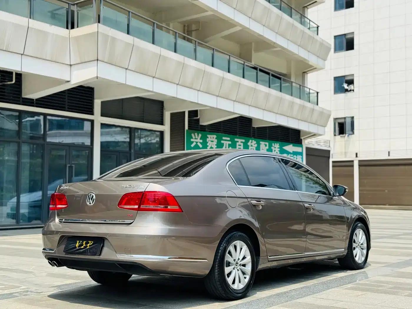 2015 Volkswagen Passat 2.0TSI Luxury — миниатюра 8