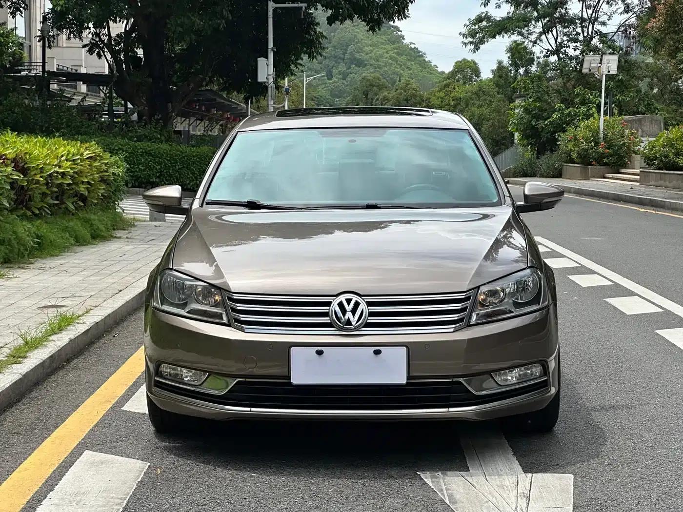 2013 Volkswagen Passat 1.8TSI Leading Edition — миниатюра 2