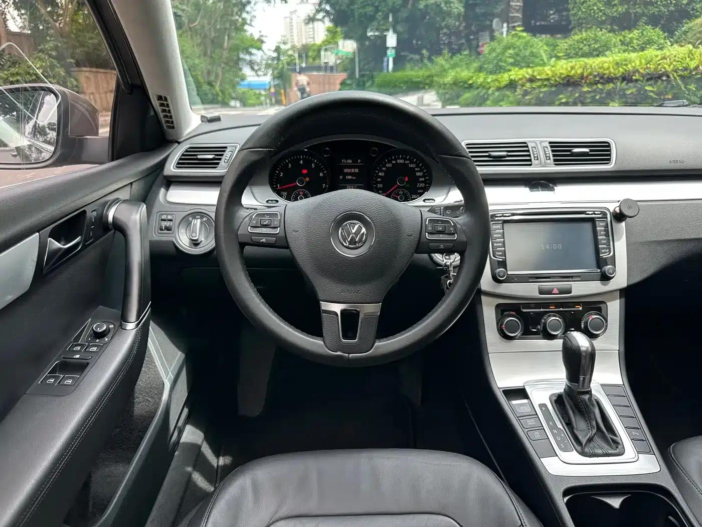 2013 Volkswagen Passat 1.8TSI Leading Edition — миниатюра 16