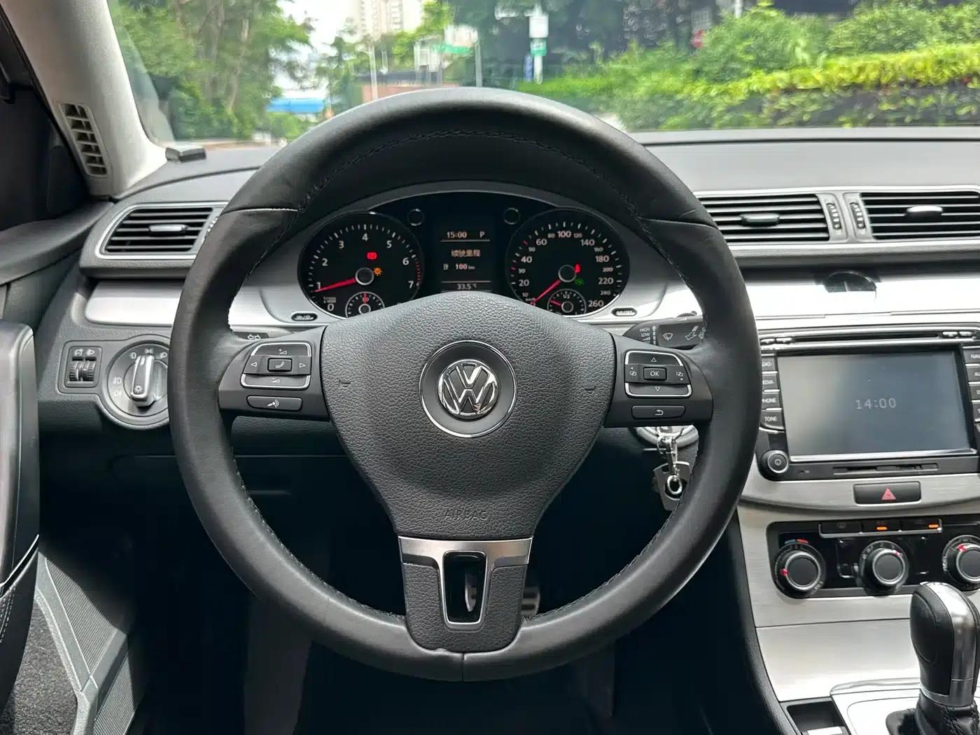 2013 Volkswagen Passat 1.8TSI Leading Edition — миниатюра 17