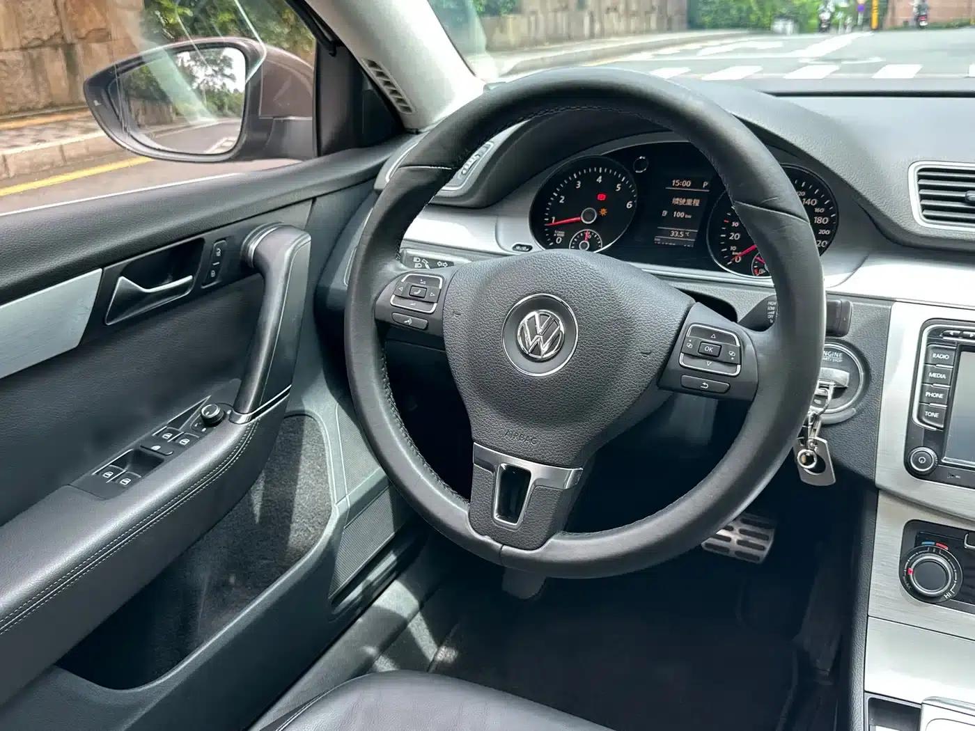 2013 Volkswagen Passat 1.8TSI Leading Edition — миниатюра 18