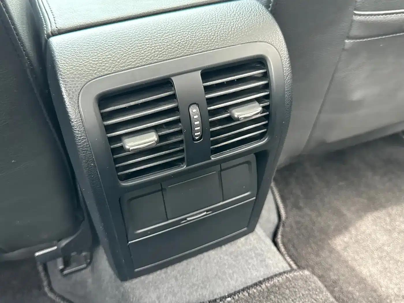 2013 Volkswagen Passat 1.8TSI Leading Edition — миниатюра 20