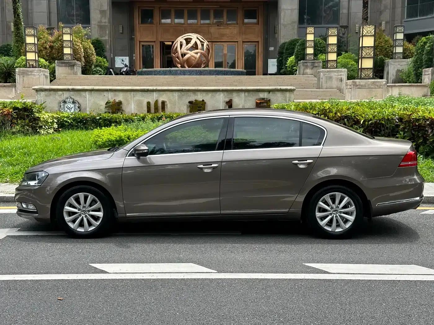 2013 Volkswagen Passat 1.8TSI Leading Edition — миниатюра 4