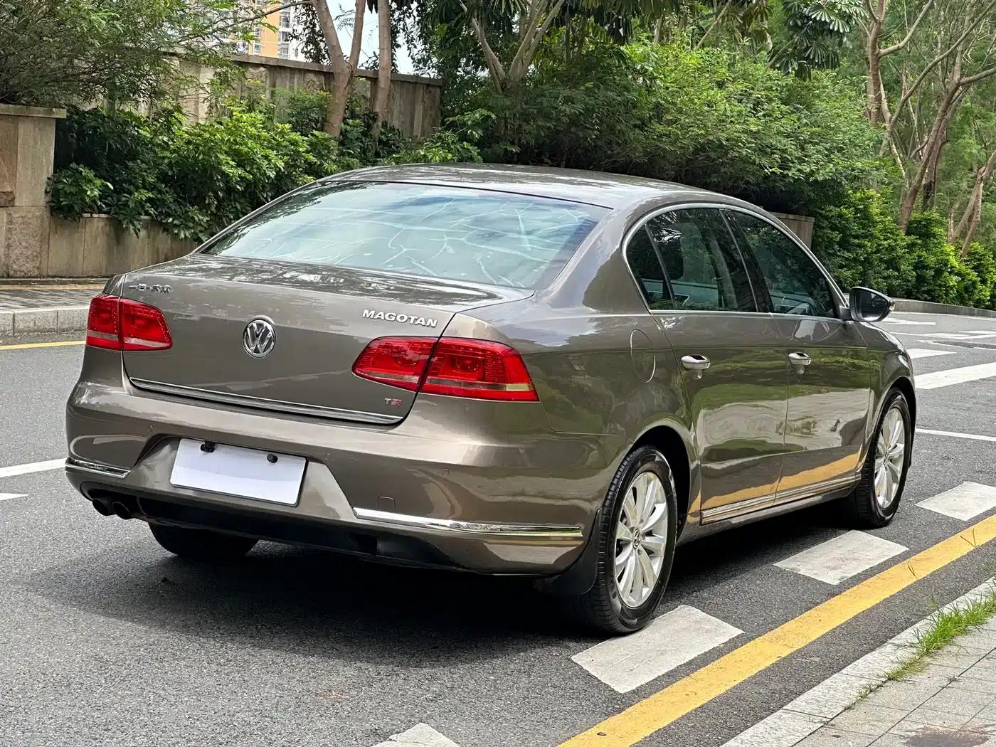 2013 Volkswagen Passat 1.8TSI Leading Edition — миниатюра 5