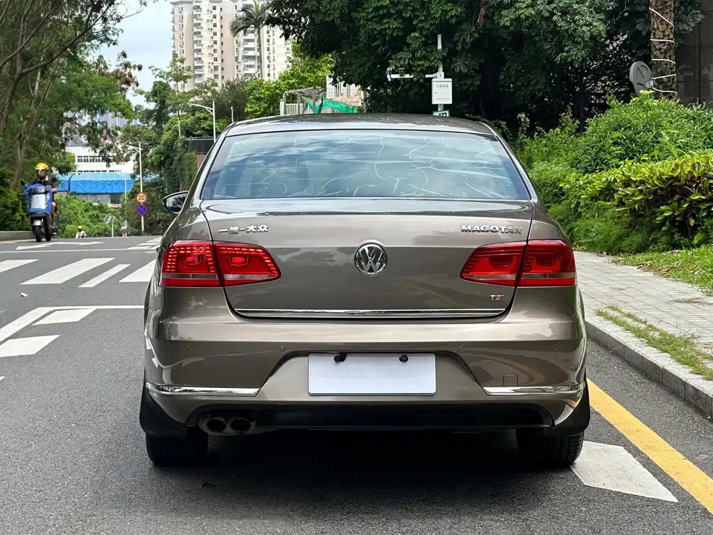 2013 Volkswagen Passat 1.8TSI Leading Edition — миниатюра 6