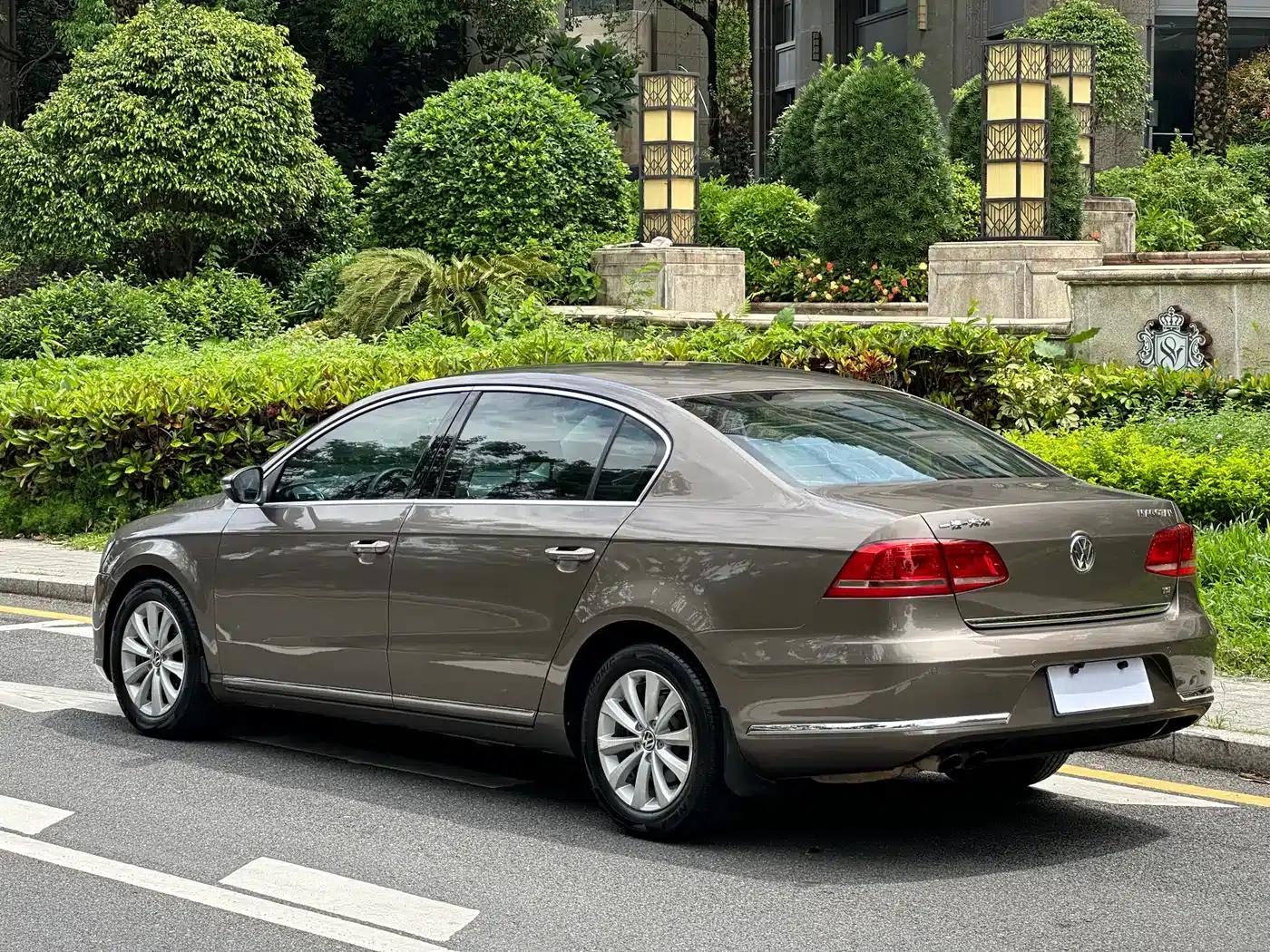 2013 Volkswagen Passat 1.8TSI Leading Edition — миниатюра 7