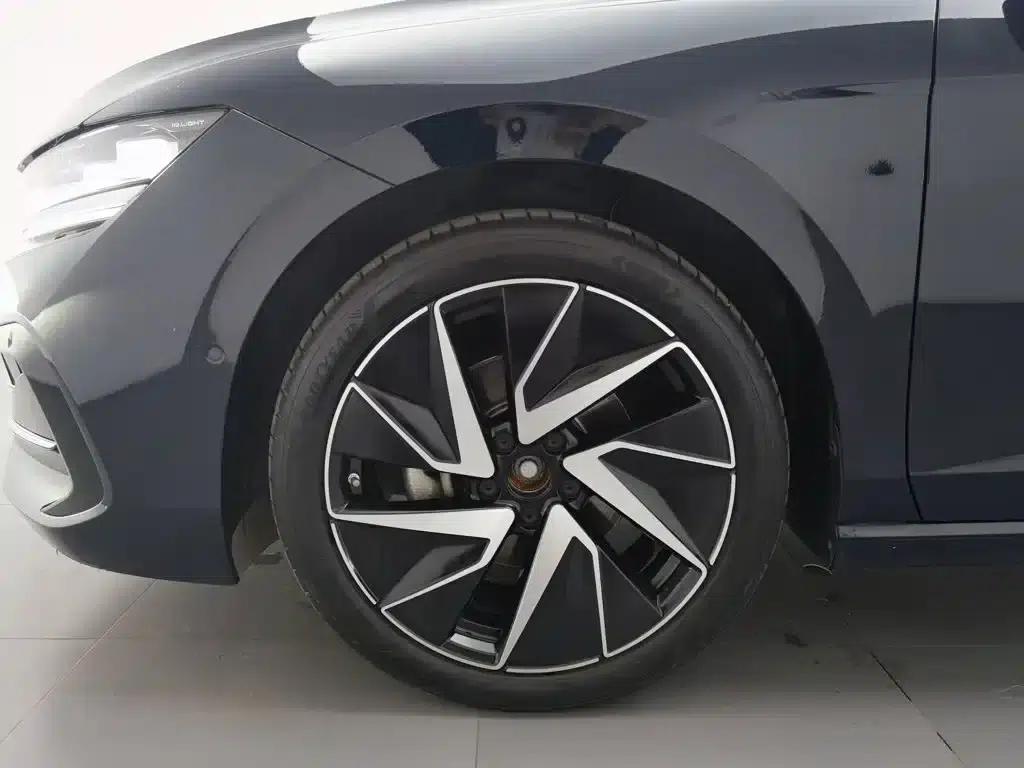 2024 Volkswagen Magotan 380TSI DSG Supreme Edition — миниатюра 17