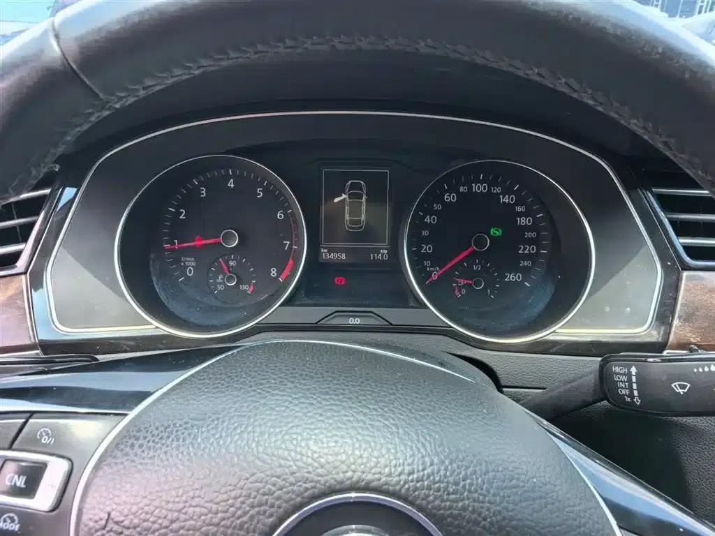 2017 Volkswagen Passat 330TSI DSG Luxury — миниатюра 12