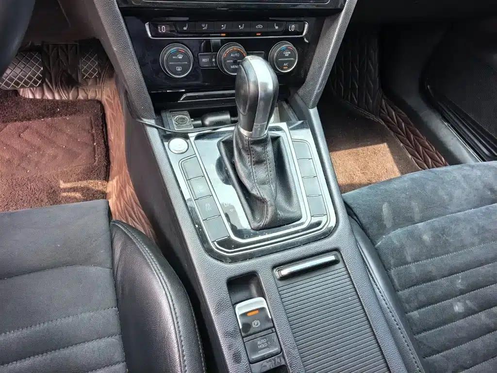 2017 Volkswagen Passat 330TSI DSG Luxury — миниатюра 14