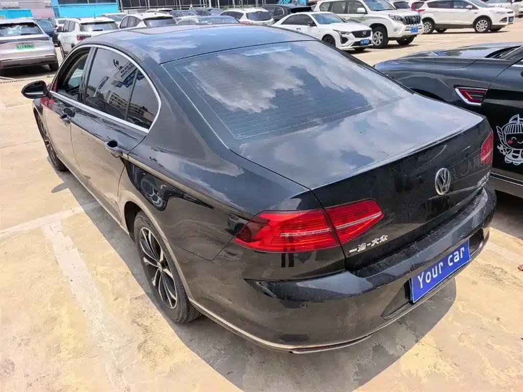 2017 Volkswagen Passat 330TSI DSG Luxury — миниатюра 4