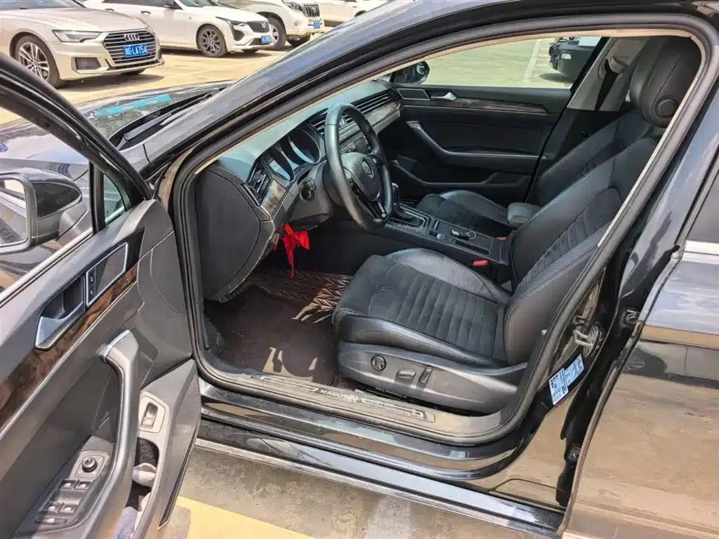2017 Volkswagen Passat 330TSI DSG Luxury — миниатюра 8