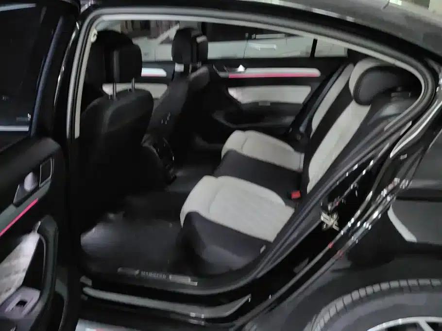 2024 Volkswagen Magotan 330TSI DSG Luxury Edition (2 Million Units Limited Edition) — миниатюра 11