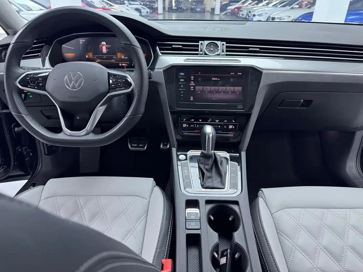 Volkswagen Magotan 2023 2 Millionth Unit Commemorative Edition 330TSI DSG Leading Model — миниатюра 10