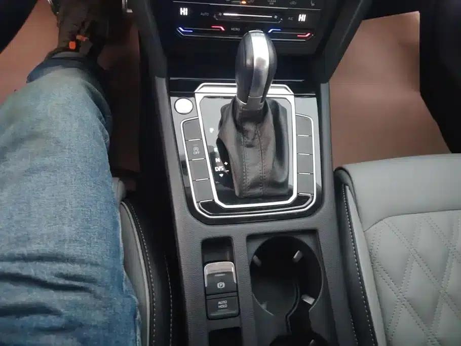 Volkswagen Magotan 2023 2 Millionth Unit Commemorative Edition 330TSI DSG Leading Model — миниатюра 16
