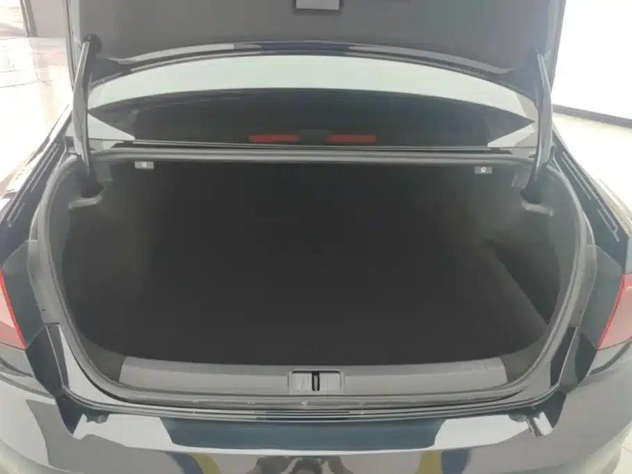 Volkswagen Magotan 2023 2 Millionth Unit Commemorative Edition 330TSI DSG Leading Model — миниатюра 4