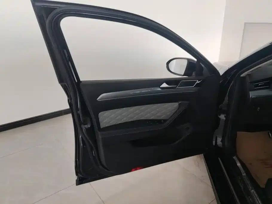 Volkswagen Magotan 2023 2 Millionth Unit Commemorative Edition 330TSI DSG Leading Model — миниатюра 7