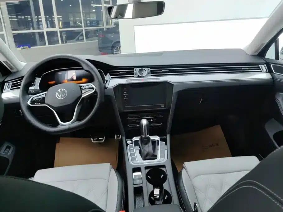 Magotan 2023 2 Millionth Unit Commemorative Edition 280TSI DSG Leading Model — миниатюра 12