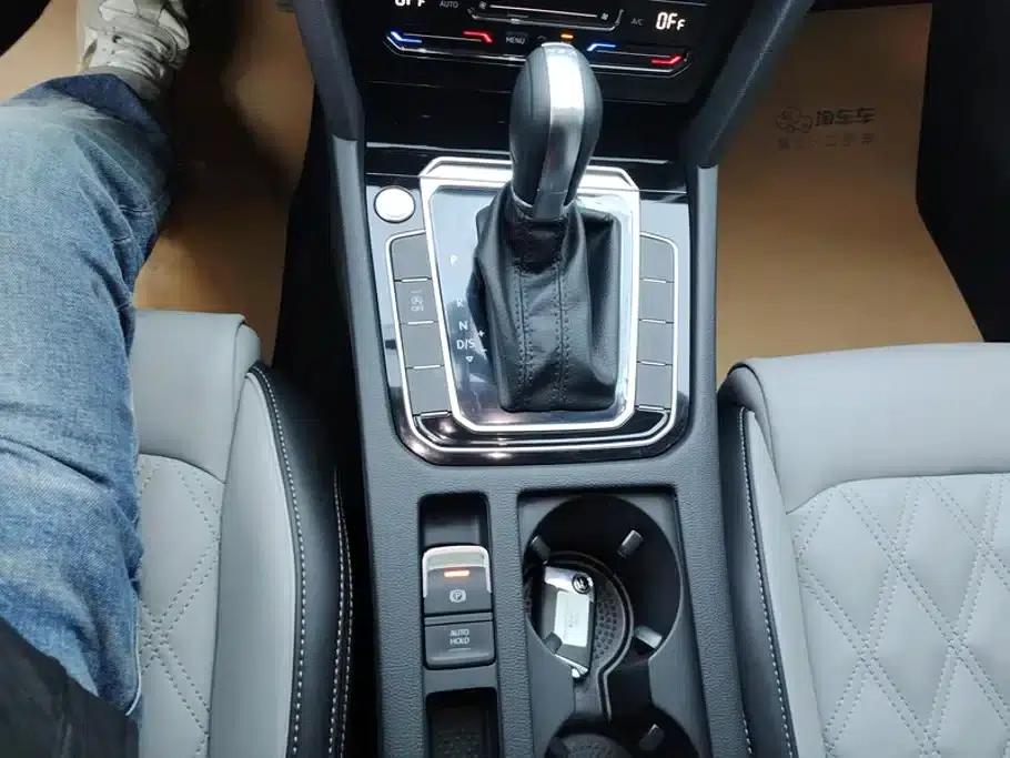 Magotan 2023 2 Millionth Unit Commemorative Edition 280TSI DSG Leading Model — миниатюра 16