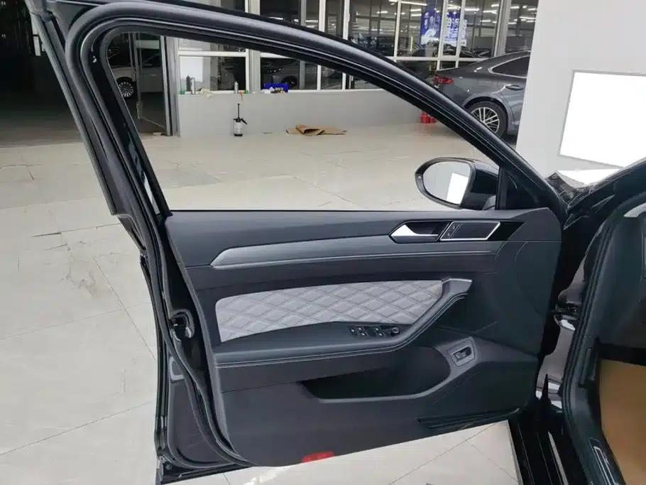 Magotan 2023 2 Millionth Unit Commemorative Edition 280TSI DSG Leading Model — миниатюра 7