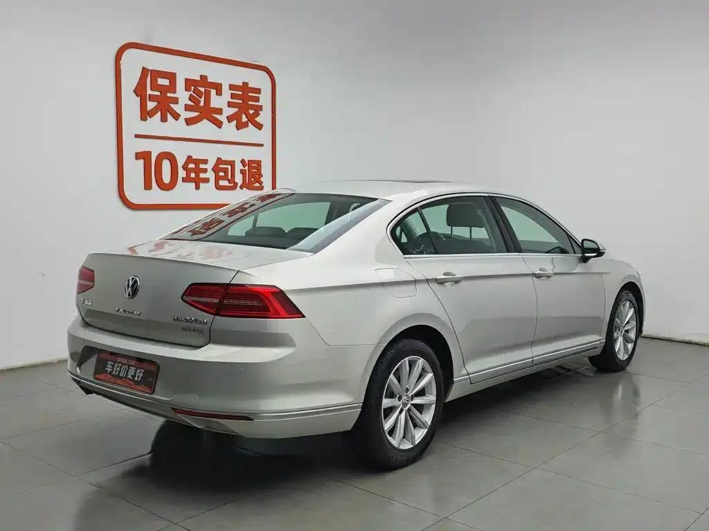 2018 Volkswagen Passat 330TSI DSG Leading Edition — миниатюра 2