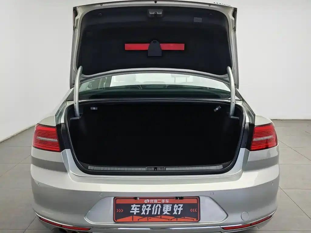 2018 Volkswagen Passat 330TSI DSG Leading Edition — миниатюра 16