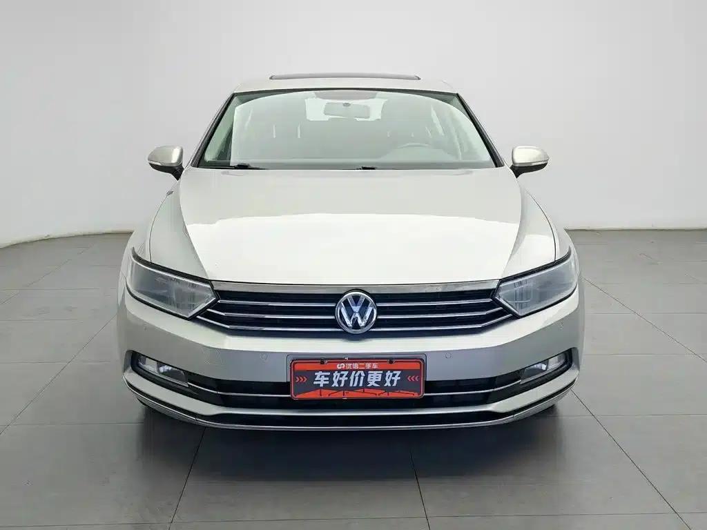2018 Volkswagen Passat 330TSI DSG Leading Edition — миниатюра 3