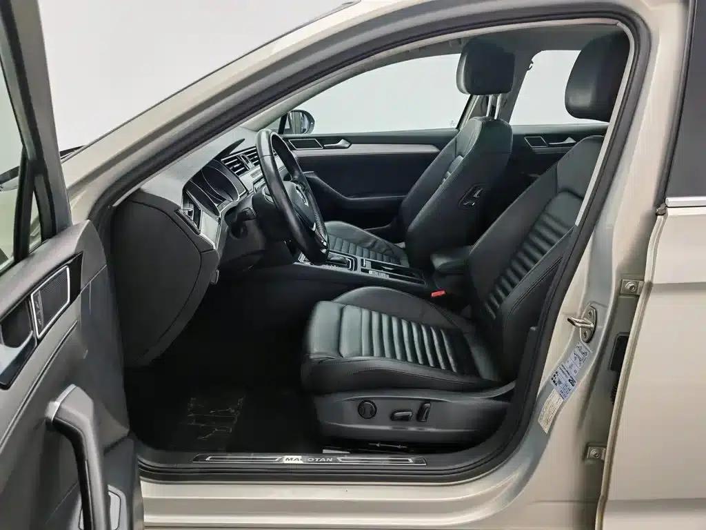 2018 Volkswagen Passat 330TSI DSG Leading Edition — миниатюра 10