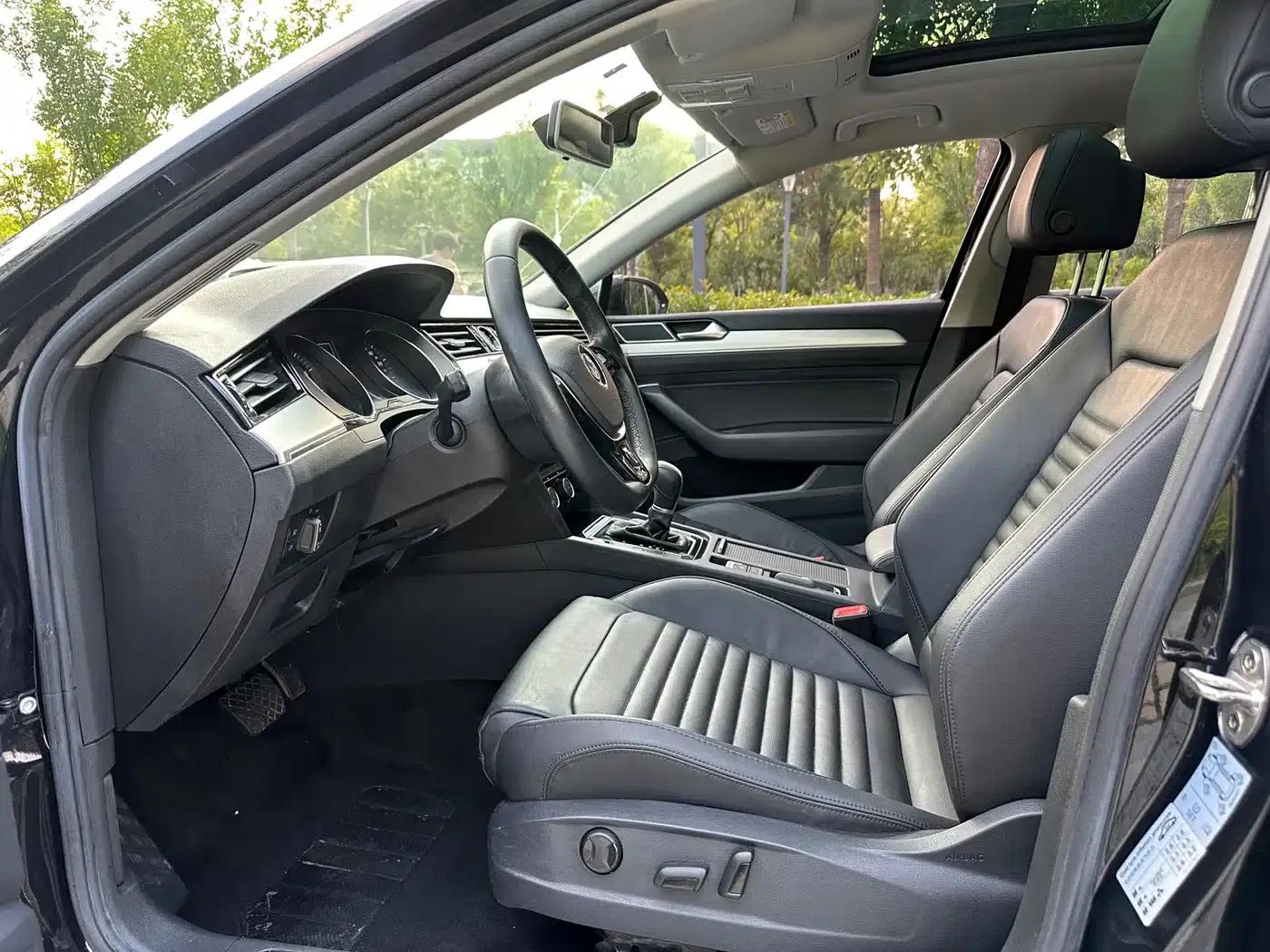 2019 Volkswagen Magotan 330TSI DSG Leading Edition (China VI Emission Standard) — миниатюра 4
