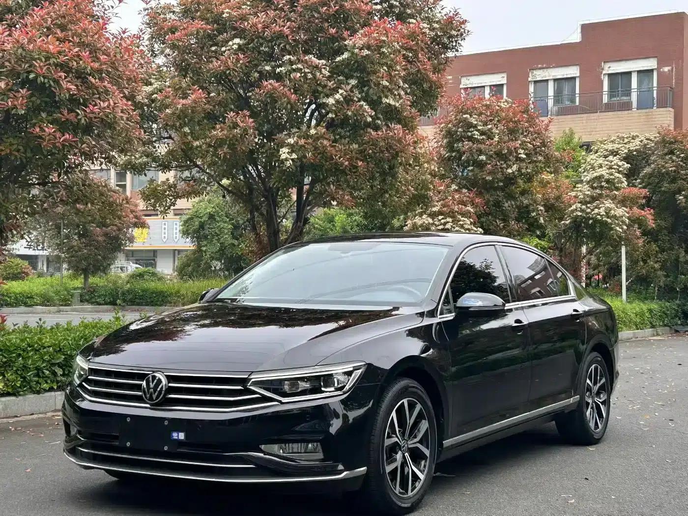 2020 Volkswagen Passat 330TSI DSG Leading Edition — миниатюра 2