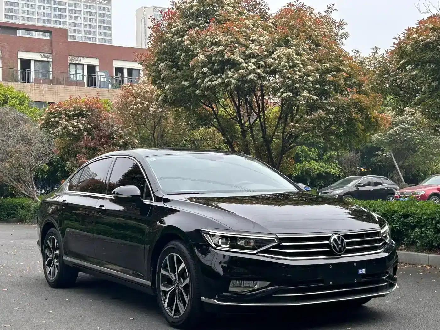 2020 Volkswagen Passat 330TSI DSG Leading Edition — миниатюра 3
