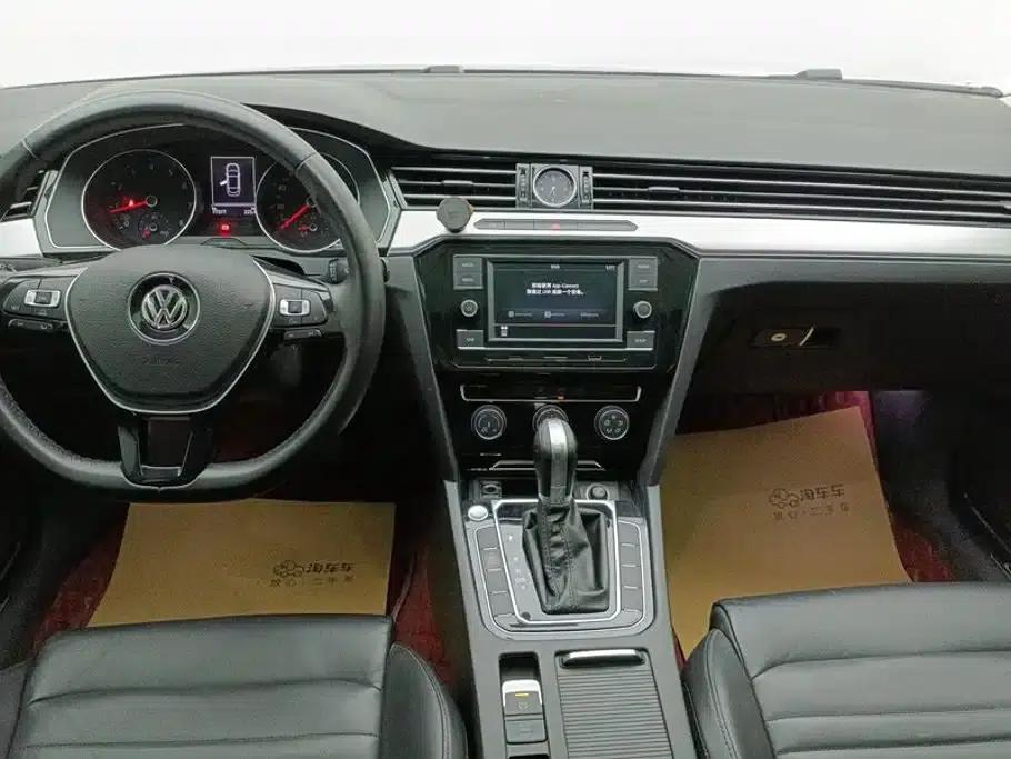 2018 Volkswagen Passat 280TSI DSG Leading Edition — миниатюра 12