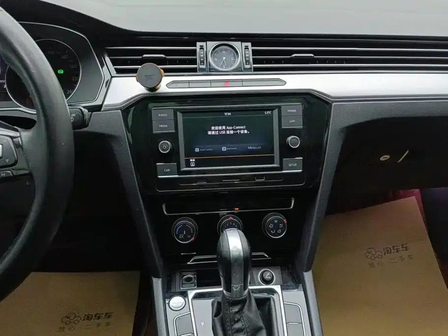 2018 Volkswagen Passat 280TSI DSG Leading Edition — миниатюра 13