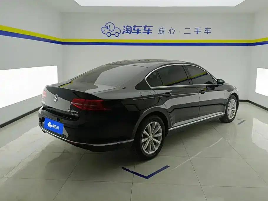 2018 Volkswagen Passat 280TSI DSG Leading Edition — миниатюра 3