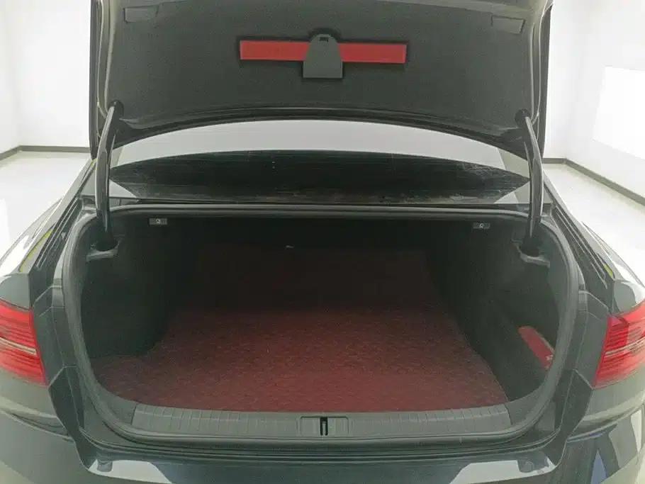 2018 Volkswagen Passat 280TSI DSG Leading Edition — миниатюра 4
