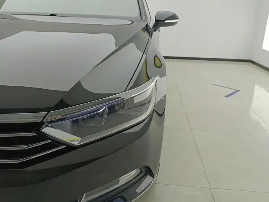 2018 Volkswagen Passat 280TSI DSG Leading Edition — миниатюра 5