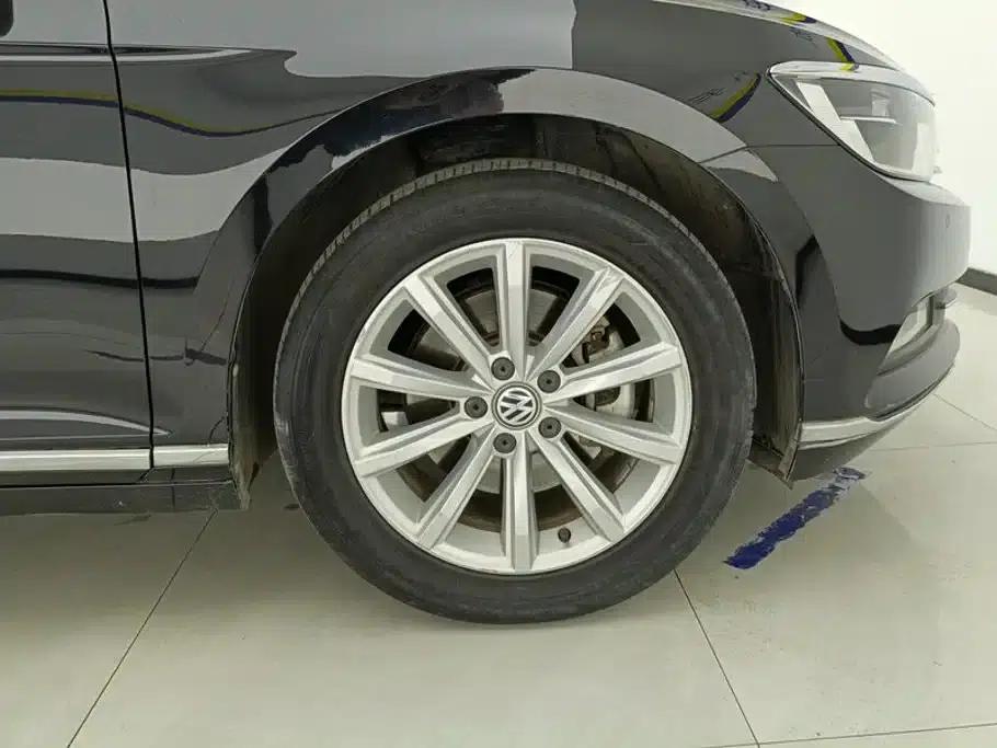 2018 Volkswagen Passat 280TSI DSG Leading Edition — миниатюра 6