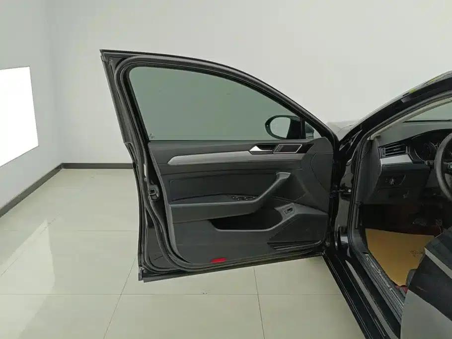 2018 Volkswagen Passat 280TSI DSG Leading Edition — миниатюра 7