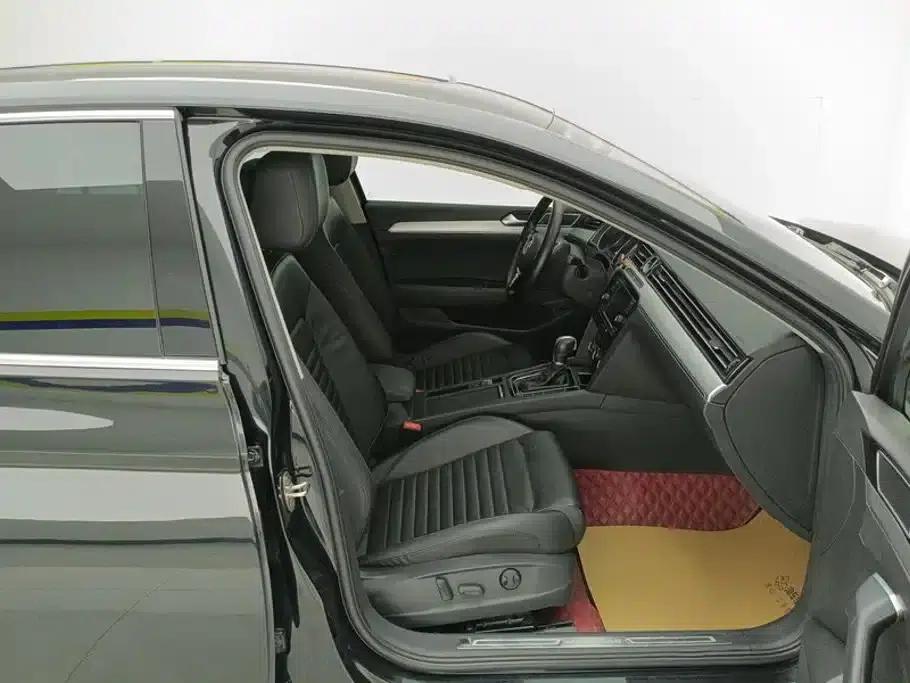 2018 Volkswagen Passat 280TSI DSG Leading Edition — миниатюра 8