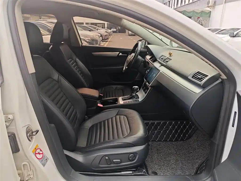 2013 Volkswagen Passat 1.8TSI Leading Edition — миниатюра 12