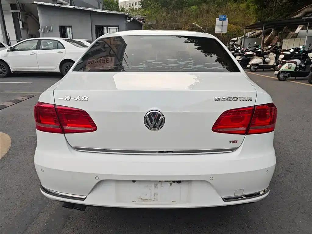 2013 Volkswagen Passat 1.8TSI Leading Edition — миниатюра 4