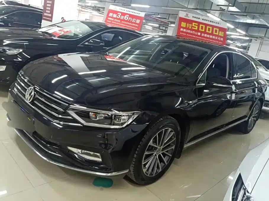 2020 Volkswagen Passat 330TSI DSG Luxury — миниатюра 1
