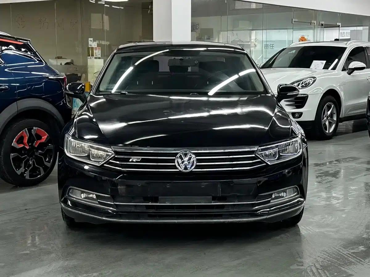 2018 Volkswagen Passat 330TSI DSG Leading Edition — миниатюра 2
