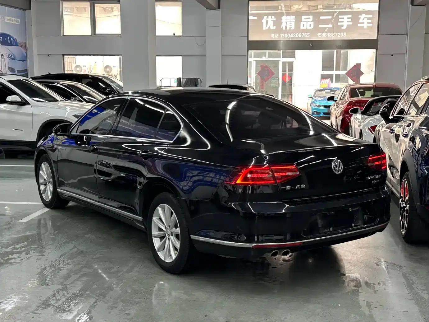 2018 Volkswagen Passat 330TSI DSG Leading Edition — миниатюра 3