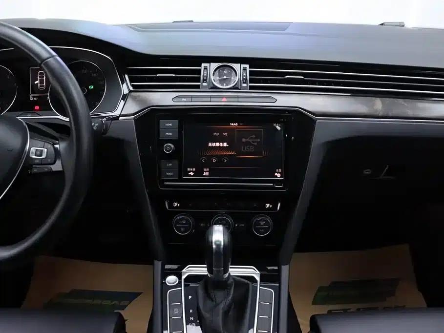 2019 Volkswagen Magotan 330TSI DSG Luxury Edition (National V Emission Standard) — миниатюра 26